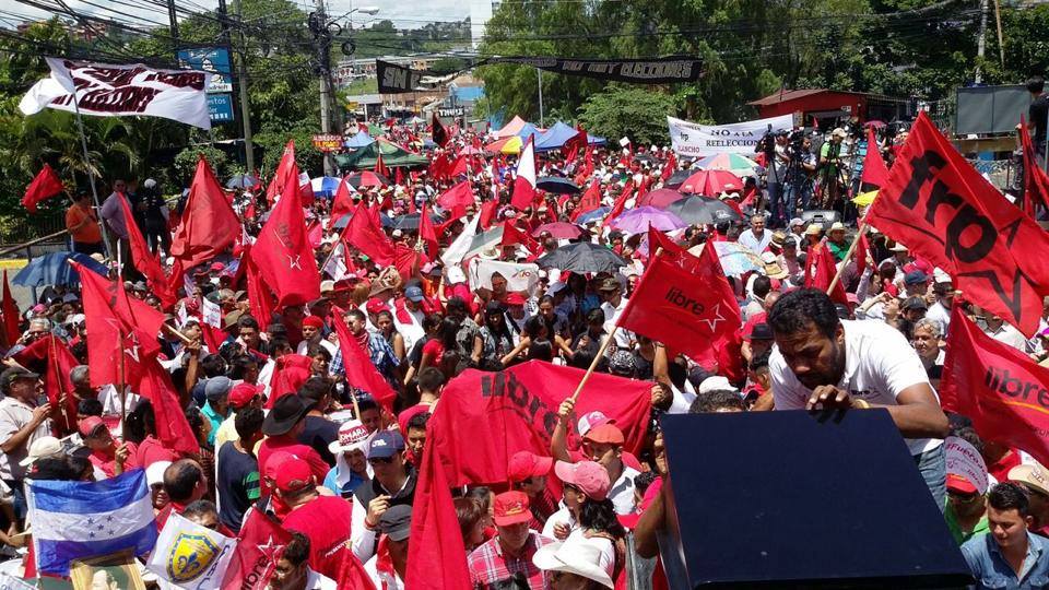 El lanzamiento de Xiomara Castro el pasado sábado 27, no contó con la presencia que la coordinación general del partido esperaba. Según reportes internos del partido, los comités de barrio no se movilizaron y la militancia que asistió fue la de los departamentos.