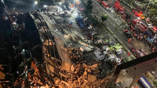 Al menos diez muertos al colapsar hotel donde estaban pacientes de coronavirus