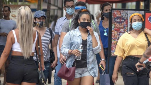 Covid al alza en Estados Unidos, registra más de 1000 muertes el martes
