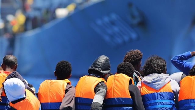 Mueren 45 migrantes en naufragio en Libia