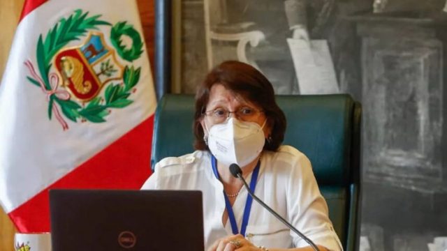 Renuncia ministra de Salud de Perú tras escándalo por vacunación de expresidente Vizcarra
