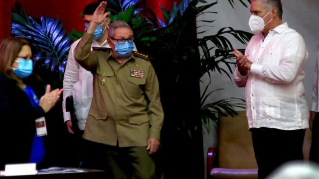 Raúl Castro confirma su renuncia como jefe del Partido Comunista de Cuba