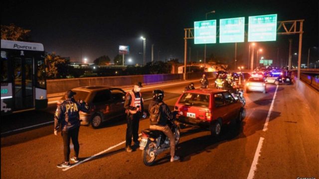 Argentina estudia nuevas restricciones ante aumento de COVID-19