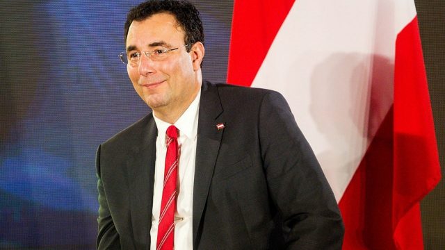 Luis augura que el Partido Liberal quedará aislado; anuncia coalición opositora