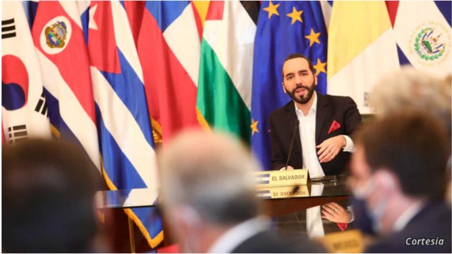 EE.UU. retira fondos a El Salvador por preocupaciones de transparencia