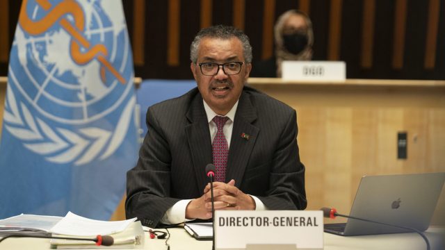 «Solo dénnoslas»: La OMS denuncia el fracaso del mundo ante la escasez de vacunas anticovid en naciones pobres