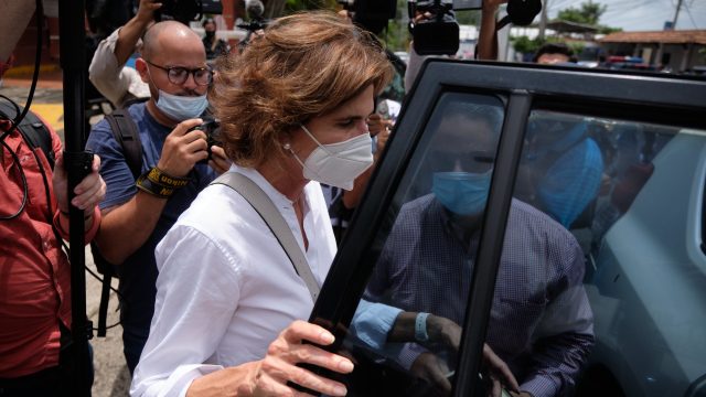 Justicia de Nicaragua emite orden de captura contra la opositora Cristiana Chamorro