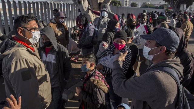 México detiene a 241 migrantes centroamericanos y deporta a 89 cubanos