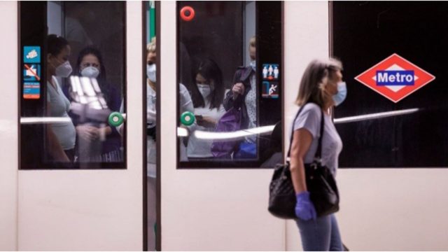 Historias de migrantes: El color violeta del silencio