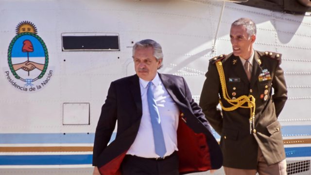 El presidente de Argentina demanda a la referente opositora por sus acusaciones de coimas