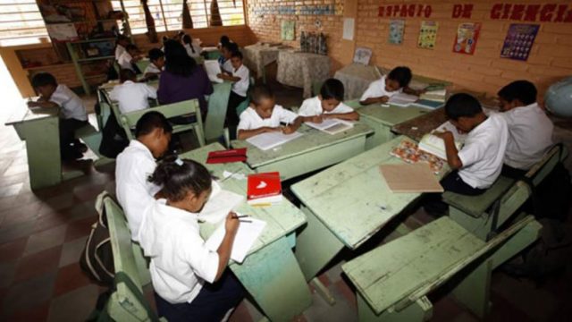 Migración irregular hacia EE.UU. impacta en deserción escolar, según informe