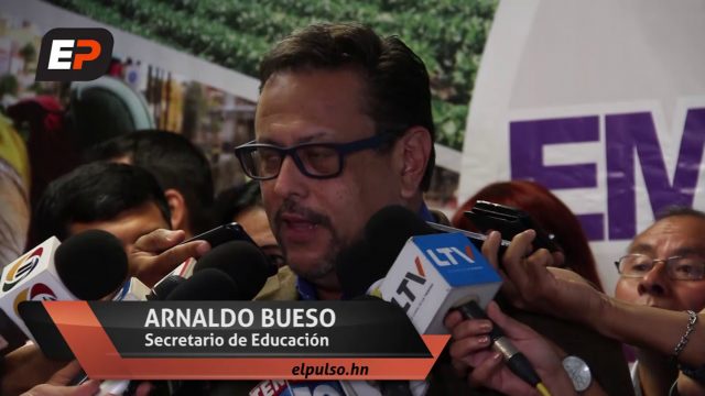 Educación anuncia que vacunación para docentes será en julio