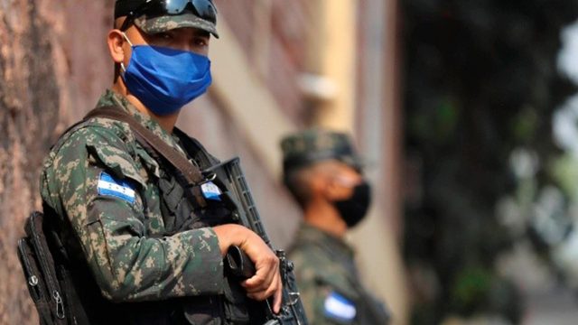 Microbiólogos insisten en cierre de capital para frenar oleada del SARS-CoV-2