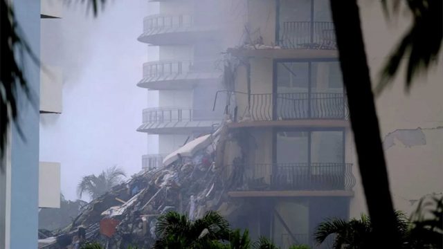 Aumenta la cifra de muertos por el derrumbe de un edificio en Florida