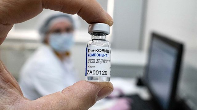 Piden a embarazadas vacunarse para evitar complicaciones por coronavirus