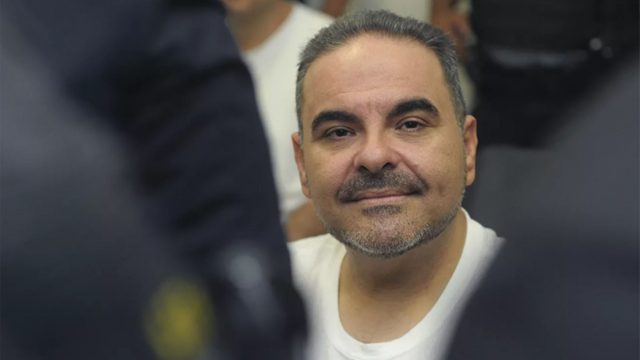 Comisión de El Salvador investigará a dos expresidentes por pago de sobresueldos