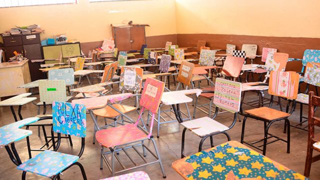 Piden vacunar a unos 60 mil maestros para reanudar clases presenciales
