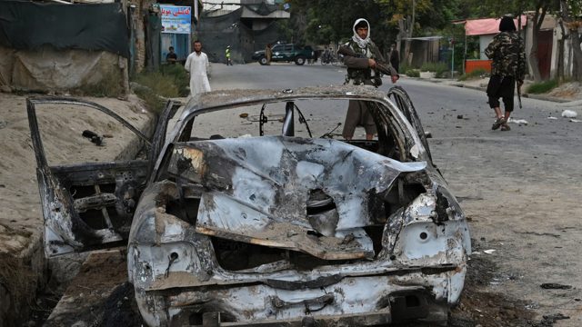 Aumenta a 12 el número de los civiles fallecidos en Kabul tras el ataque de EE.UU. contra un coche bomba