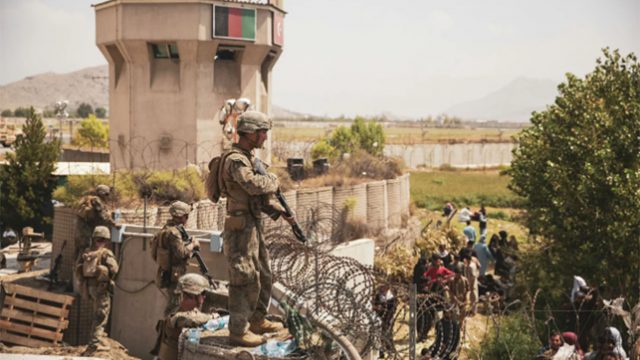 Militares de EE.UU. se preparan para nuevos posibles ataques ante el fin de la evacuación de Afganistán