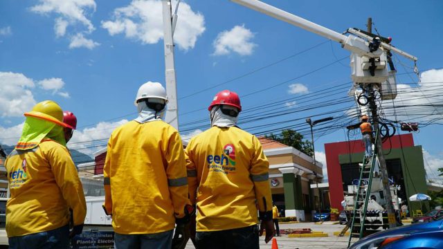 Cuestionan tardanza del gobierno ante la intervención de Energía Honduras