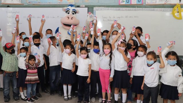 Sula y Ceteco celebran el día mundial de la leche escolar