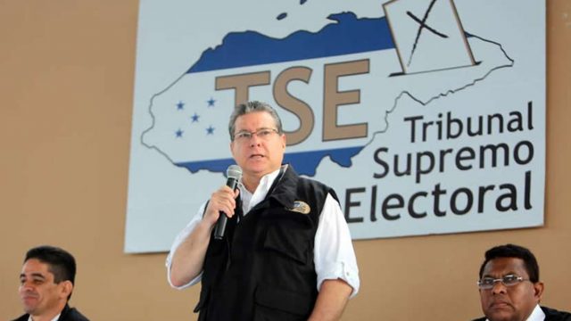 Fiscalía investiga a exmagistrados del TSE y empresa por irregularidades en contrato