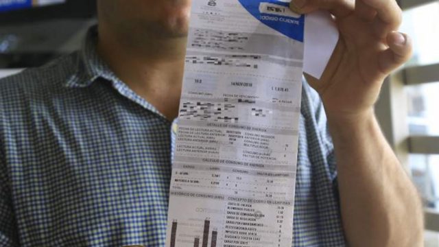 La CREE anuncia incremento a tarifa eléctrica y el gobierno lo desautoriza
