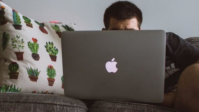 Crece la tendencia del teletrabajo con asalariados que prefieren laborar desde casa cobrando menos