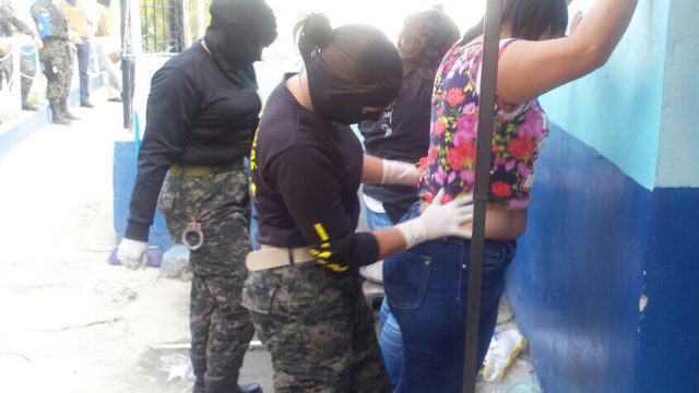 Presentan recurso para evitar que cárcel femenina albergue a todas las prisioneras de Honduras
