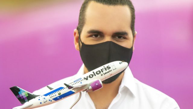 El Salvador lanza una aerolínea de bandera que será la primera en aceptar la criptomoneda bitcóin