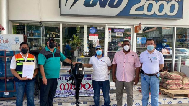 Grupo Terra y Uno Honduras entregan donación a isla de Guanaja por emergencia