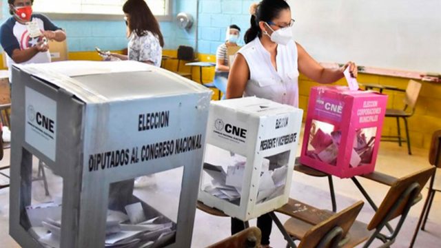 Honduras va a las urnas con la eterna ilusión de superar viejos problemas