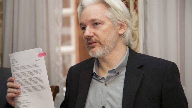 Assange disputa garantías dadas por Washington a Londres para forzar su extradición