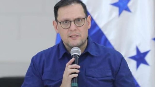 Afirman que pago de prestaciones a funcionarios es «excusa para seguir saqueando»
