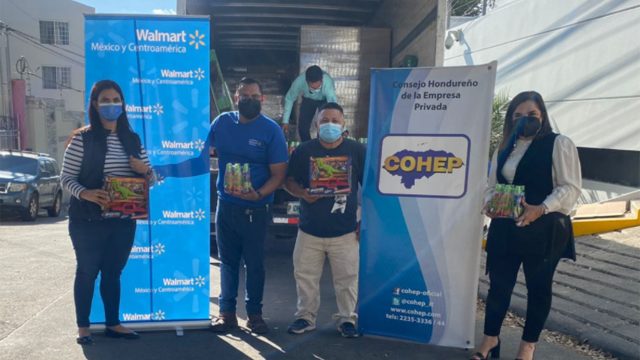 Walmart entrega juguetes y abarrotes al Cohep para beneficiar a miles de niños hondureños