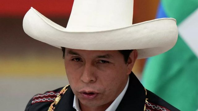 Presidente de Perú anuncia cambio de gabinete en medio de grave crisis política