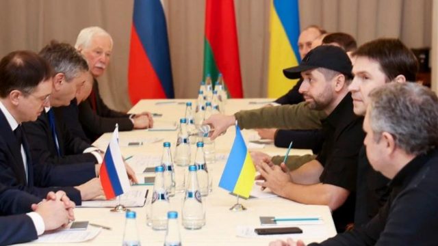 Ucrania exige alto el fuego en conversaciones sobre Rusia en Bielorrusia