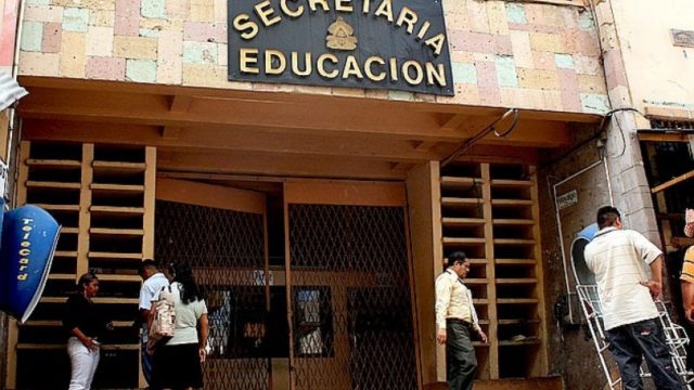 Unos 500 empleados de Educación cobraban sueldos sin presentarse a trabajar