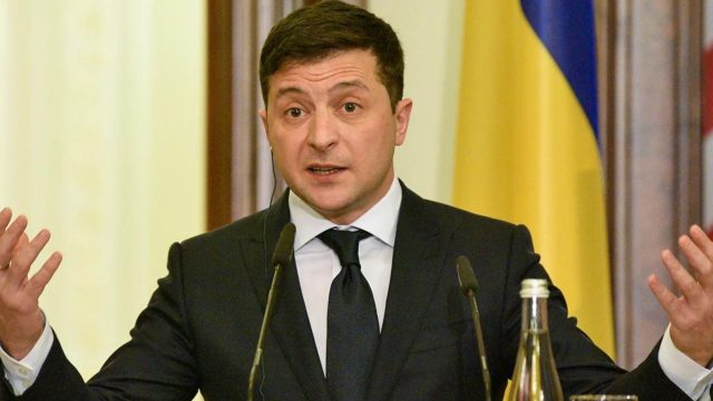 Zelenski llama a nuevas sanciones contra Rusia y a renunciar al petróleo ruso