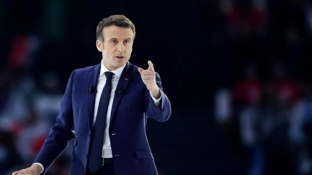 Macron, favorable a imponer sanciones a Rusia incluyendo el carbón y petróleo