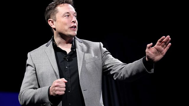 El empresario Elon Musk compra Twitter por 44.000 millones de dólares