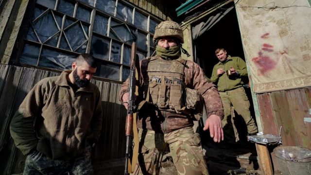 El Kremlin advierte que enviar armas a Ucrania amenaza la seguridad de Europa