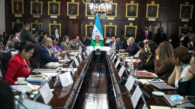Ejecutivo reformula presupuesto con aumento de 51 mil millones de lempiras