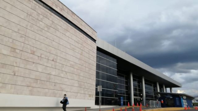 Aeropuerto Toncontín cerrado e inhabilitado para vuelos debido al clima en Tegucigalpa