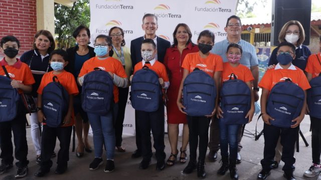 Alumnos con excelencia académica lideran el nuevo año escolar a través del programa Becas Tutoría