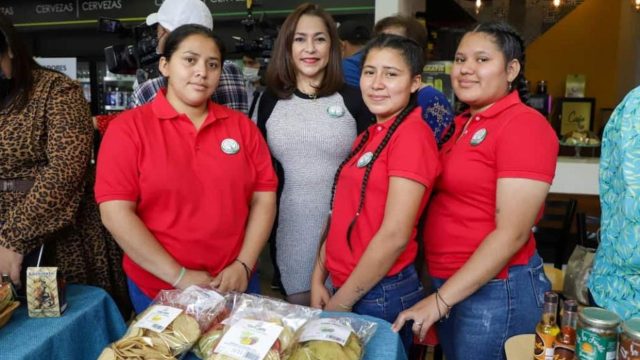 Tiendas Pronto abre sus puertas para ganadores del Premio Emprende Pronto de Terra Te Impulsa