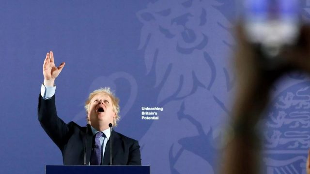 Johnson afirma que gobierno británico no hará cambios drásticos tras dimisión