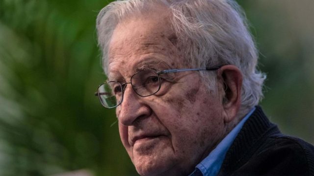 Chomsky: EEUU es una amenaza para la paz mundial y sus propios ciudadanos