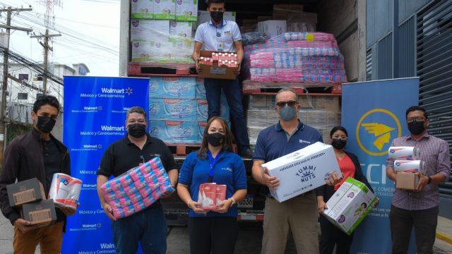 Walmart dona víveres a familias afectadas por deslizamientos en la capital