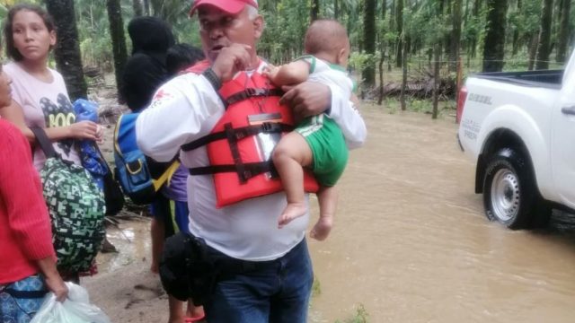 Caos deja la tormenta tropical Julia por Honduras; gobierno destaca asistencia